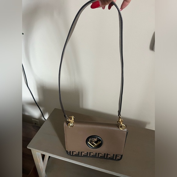 Fendi Baguette style shoulder bag. Gently used in great condition! - Picture 2 of 7